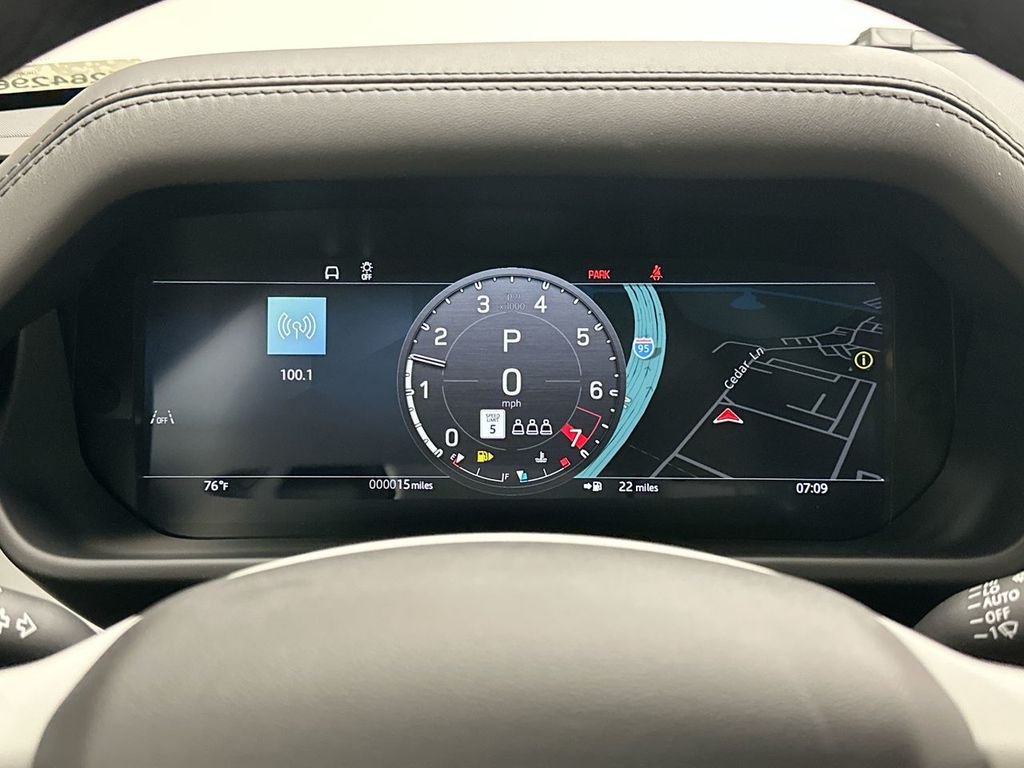 New 2026 Santorini Black Land Rover X-Dynamic SE image 16