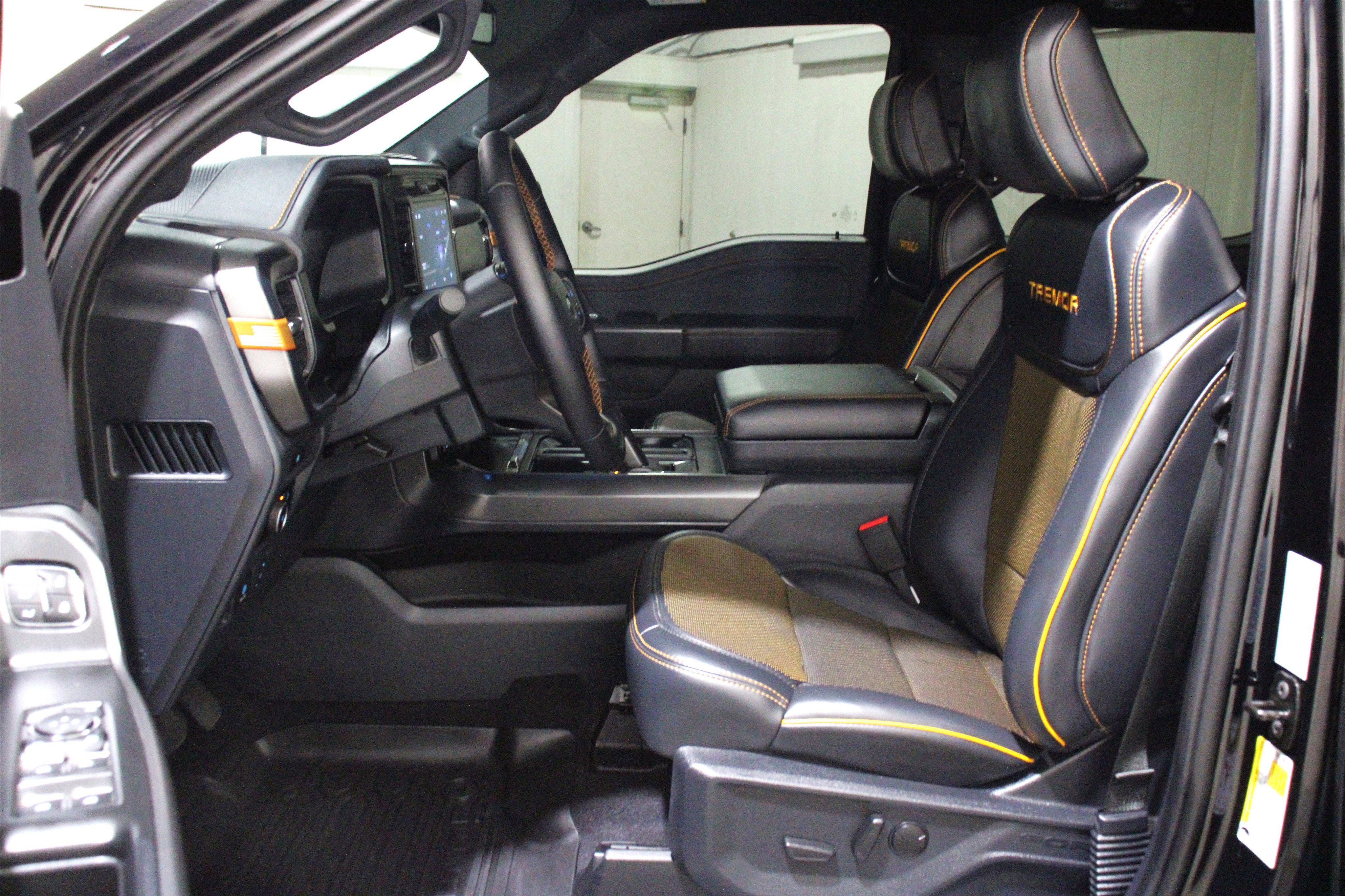 Used 2025 Agate Black Metallic Ford Tremor image 3