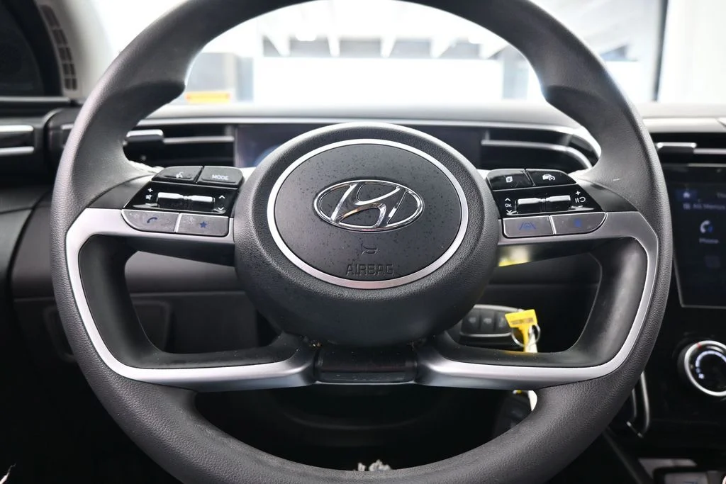 Used 2024 White Pearl Hyundai SE image 23