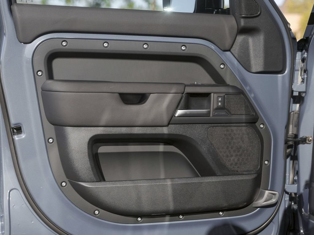 2026 Land Rover Defender S - Photo 29