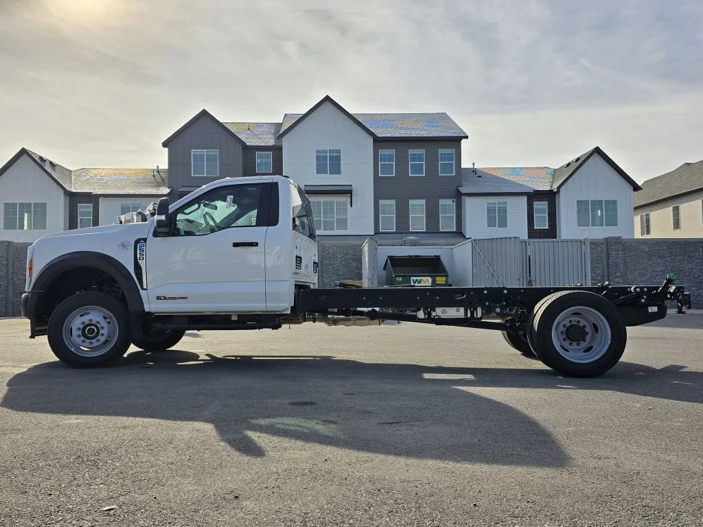 2025 Ford F-550 Super Duty Chassis Cab XL - Photo 18