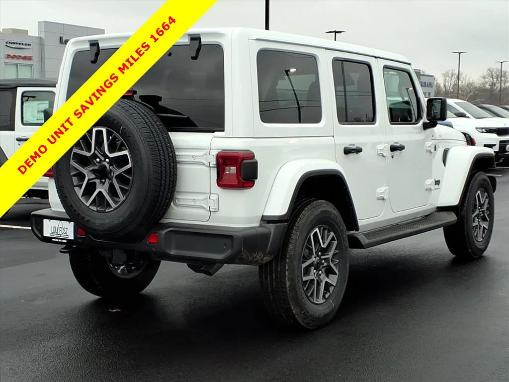 New 2026 Bright White Clear-Coat Exterior Paint Jeep Sahara image 16