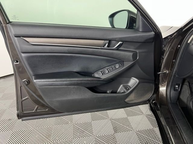 Used 2018 Black Honda LX image 17