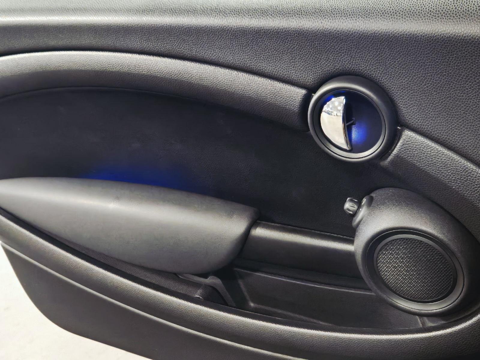 Used 2013 Reef Blue Metallic MINI CLUBVAN image 26
