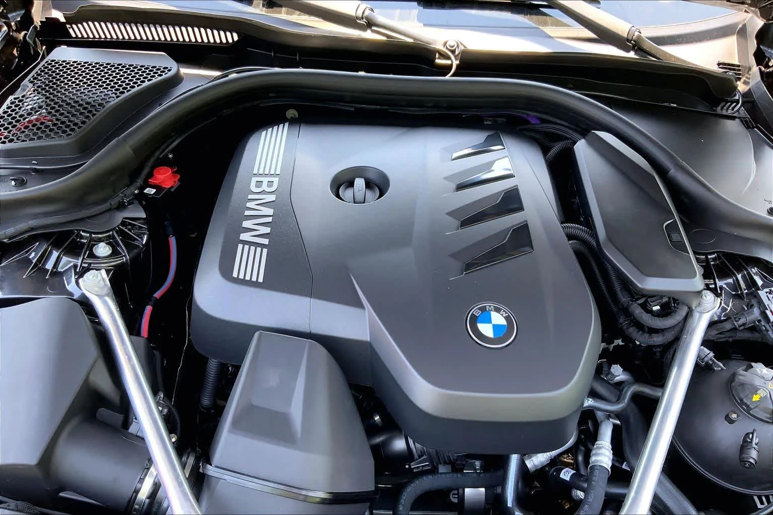 New 2027 Dark Graphite Metallic BMW 530i xDrive image 17