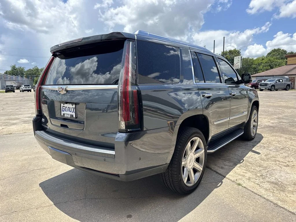 Used 2019 Gray Cadillac Luxury image 13