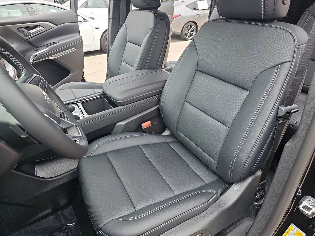 2026 Chevrolet Traverse LT - Photo 16