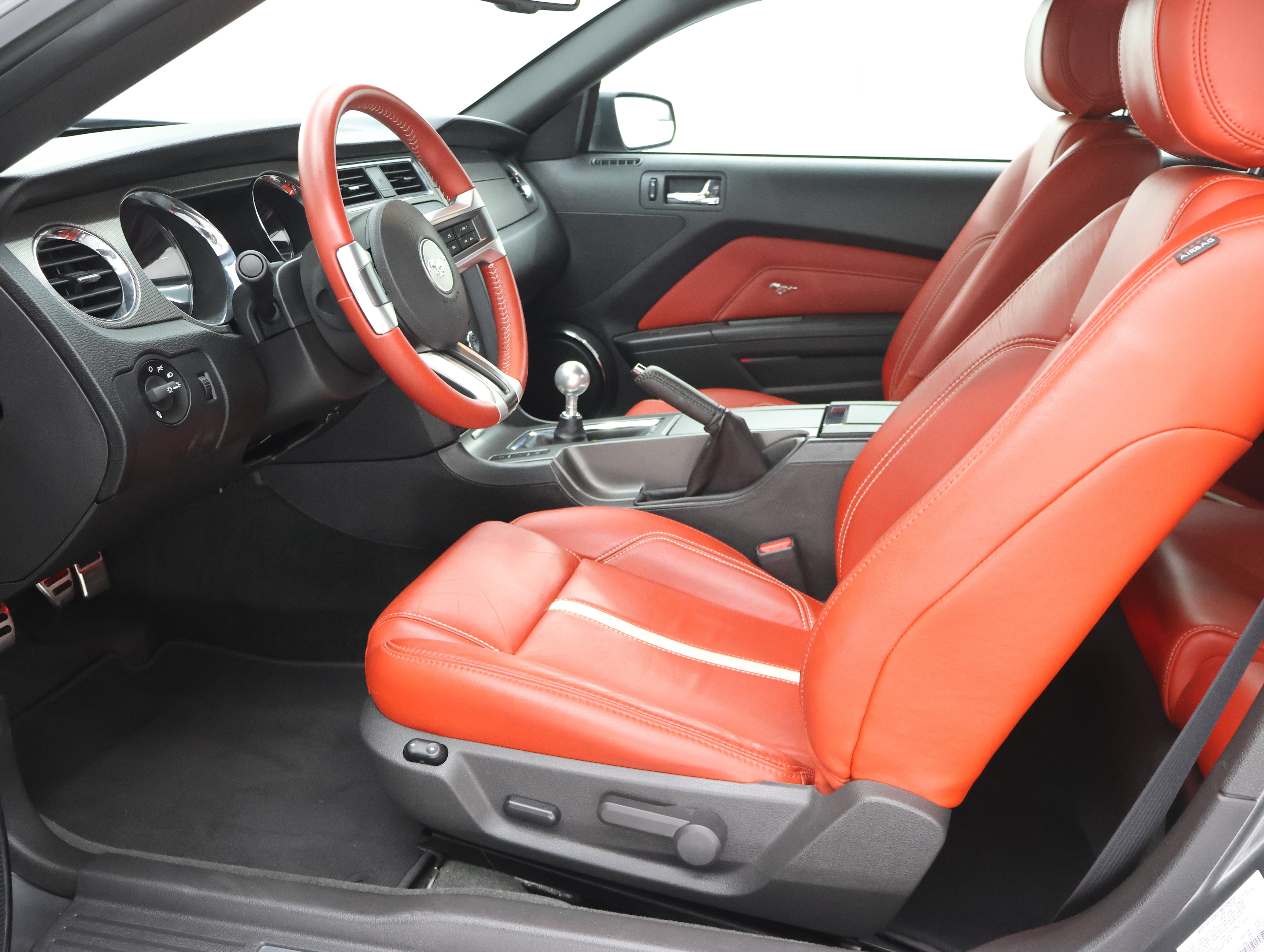 Used 2014 Sterling Gray Metallic Ford GT Premium Convertible: GT PREMIUM-CONVERTIBLE-6 SPEED STICK-HEATED LEATHER-LOW MILES image 8