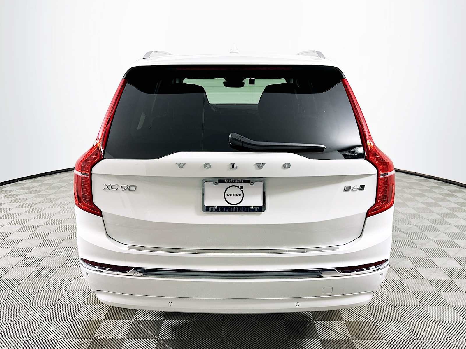 Certified Used 2025 Crystal White Volvo Plus image 5