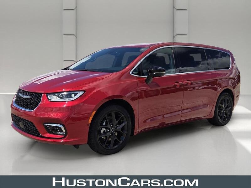 2025 Chrysler Pacifica Select's photo