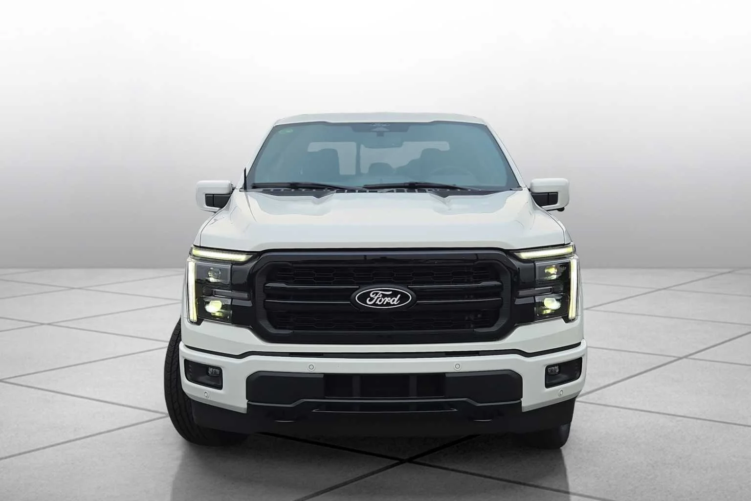 New 2026 Star White Metallic Tri-Coat Ford LARIAT image 3