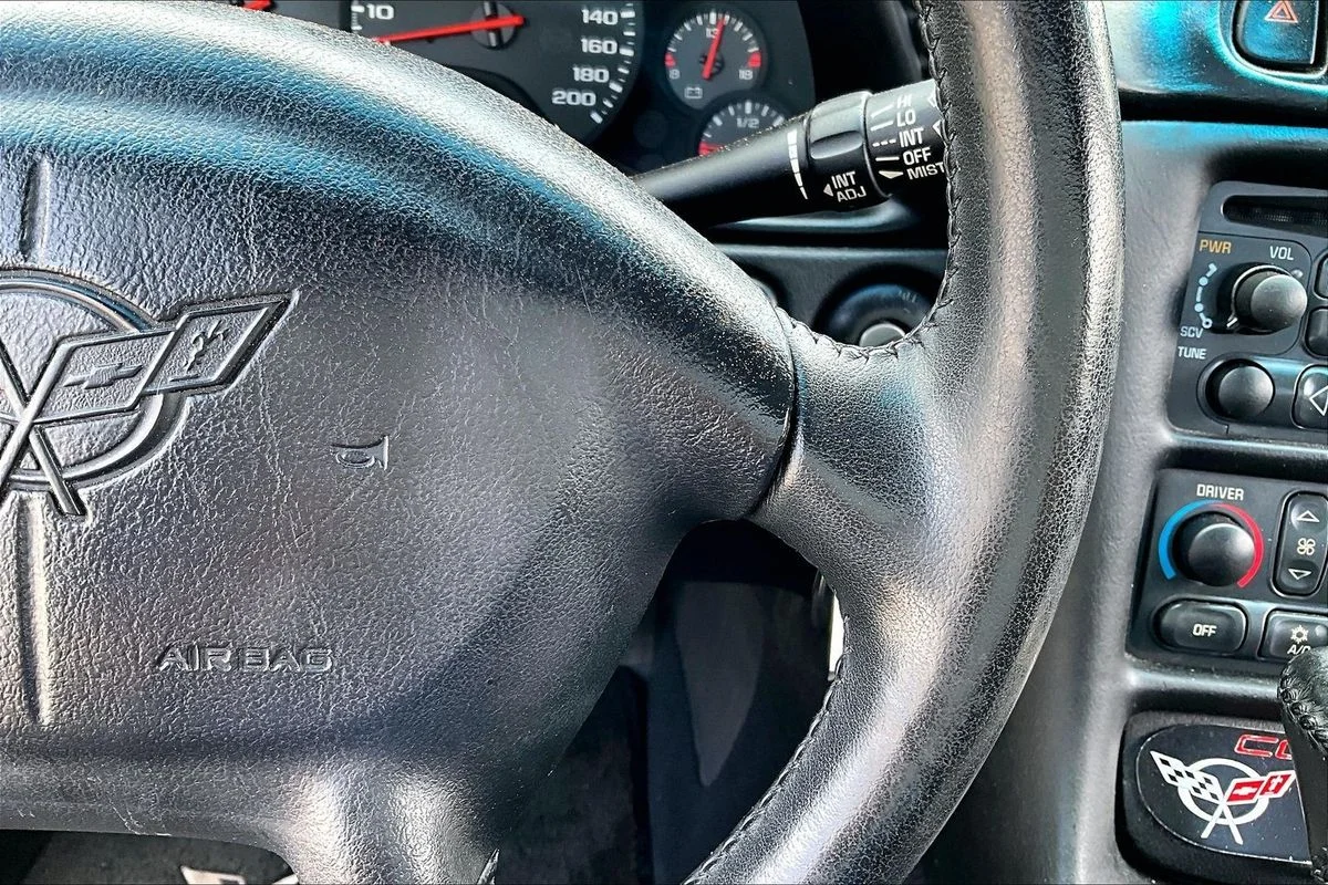 Used 2000  Chevrolet  image 11