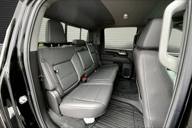 2025 GMC Sierra 2500HD SLT - Photo 9