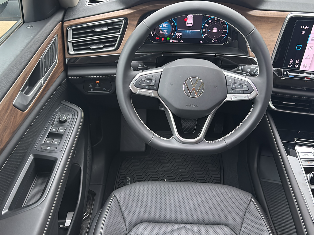 New 2026 White/off-white Volkswagen 2.0T SE w/Technology image 18