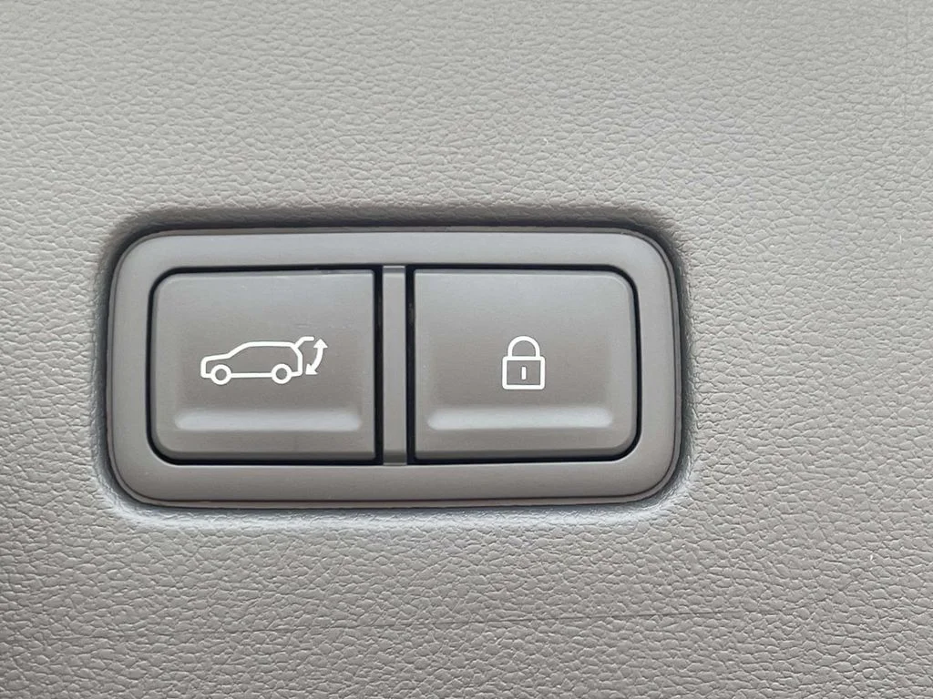 New 2026 White Hyundai SEL image 10