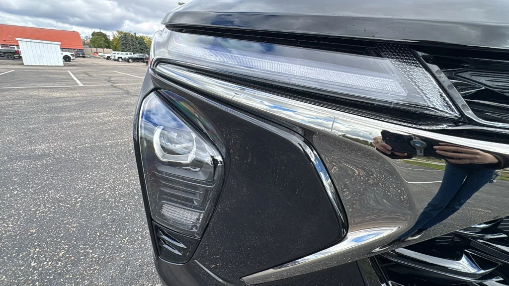 New 2026 Mosaic Black Metallic Chevrolet 2RS image 18