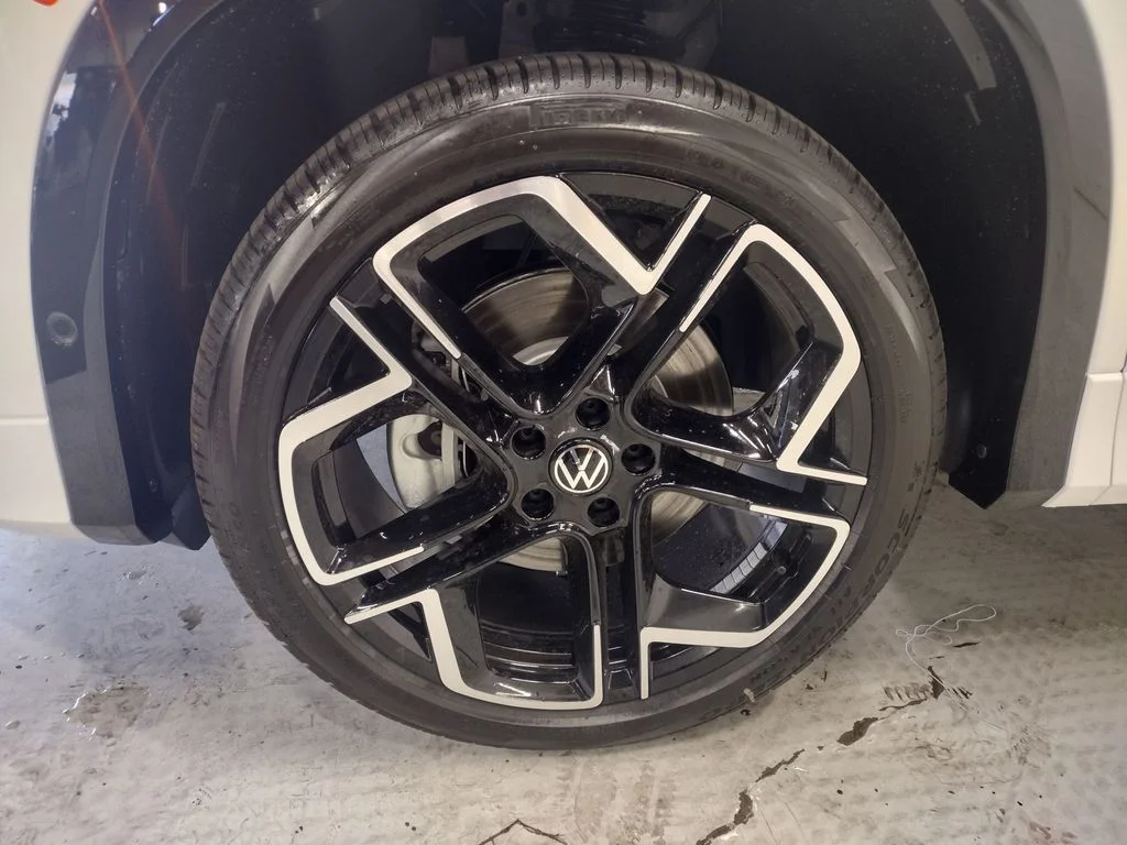 New 2026 White Volkswagen 2.0T SEL R-Line Turbo image 5