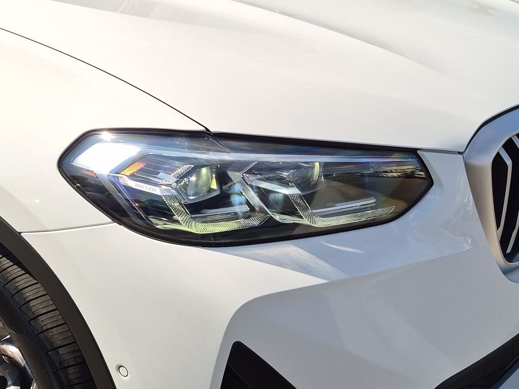 Used 2024 White BMW xDrive30i image 24