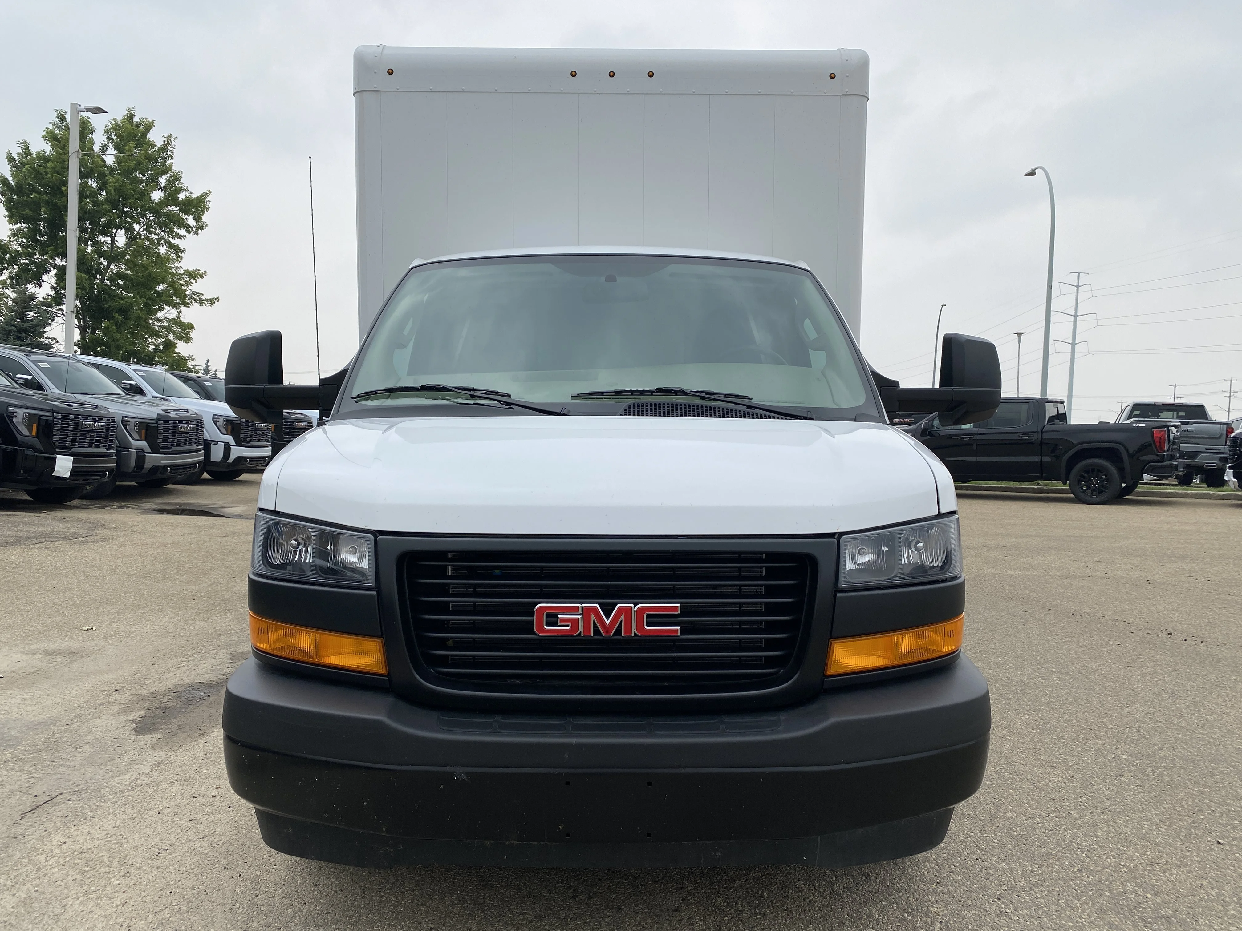 New 2026 Summit White GMC 4500 Van 177 image 9