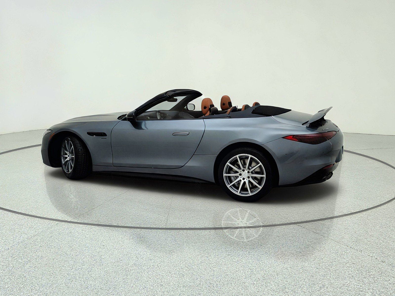 New 2027 Selenite Grey Metallic Mercedes-Benz AMG® SL 43 Roadster image 13