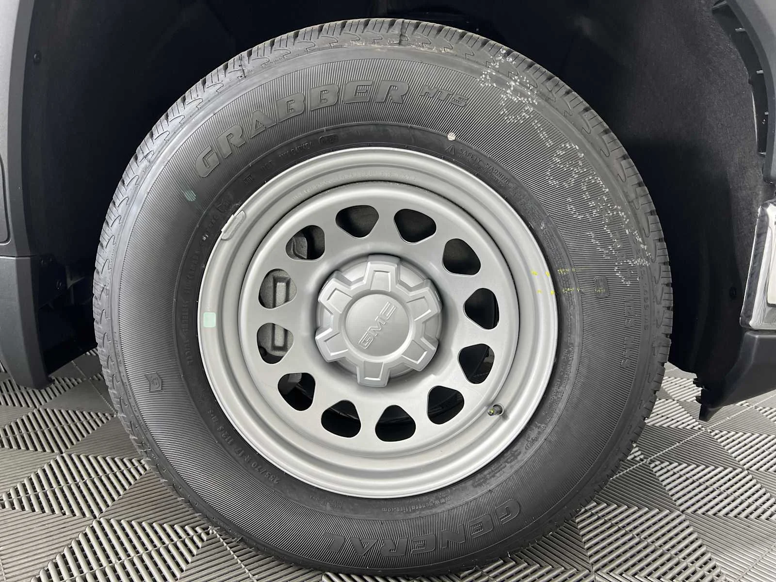 New 2026 Summit White GMC Pro image 10