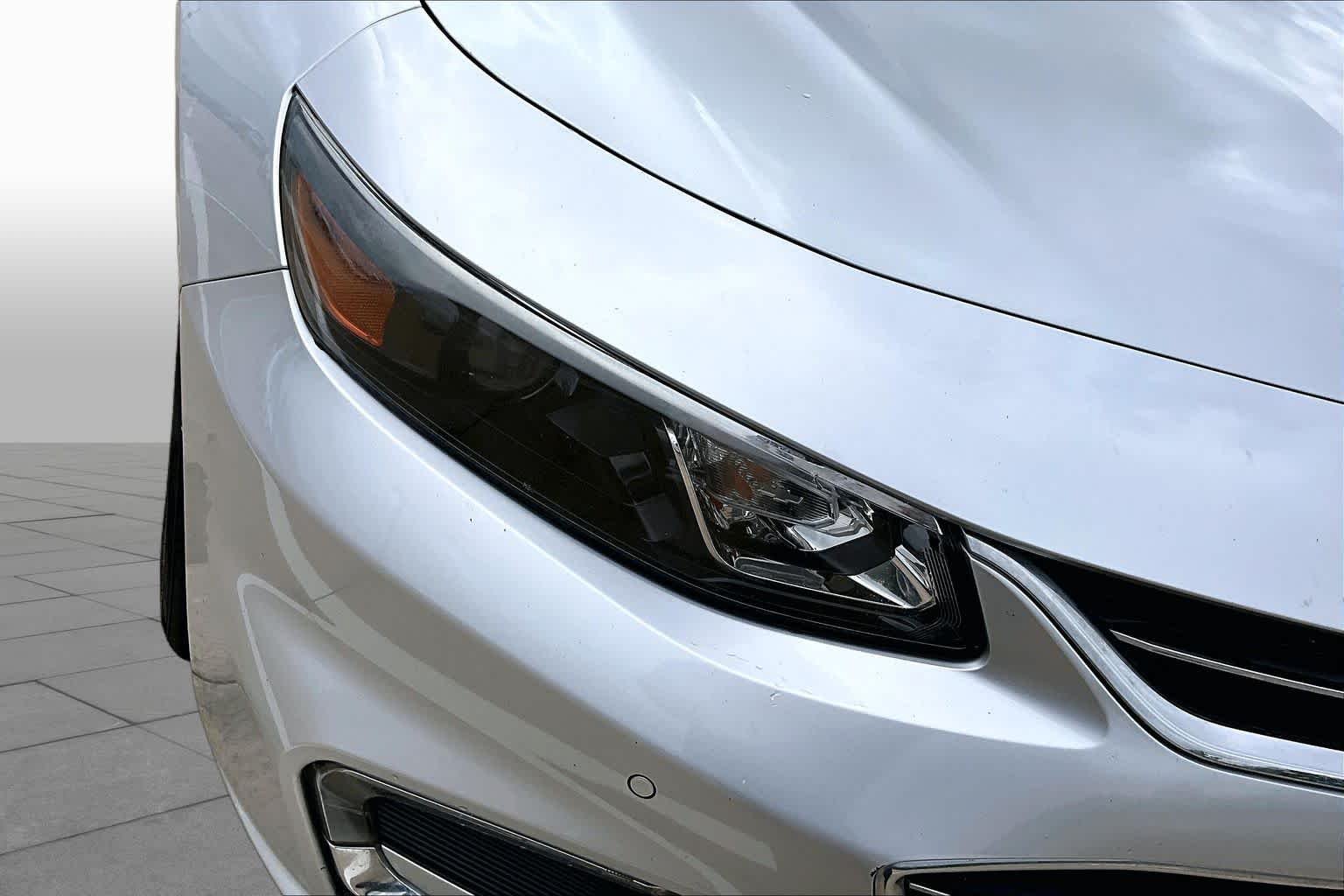 Used 2017 Silver Ice Metallic Chevrolet LT image 28