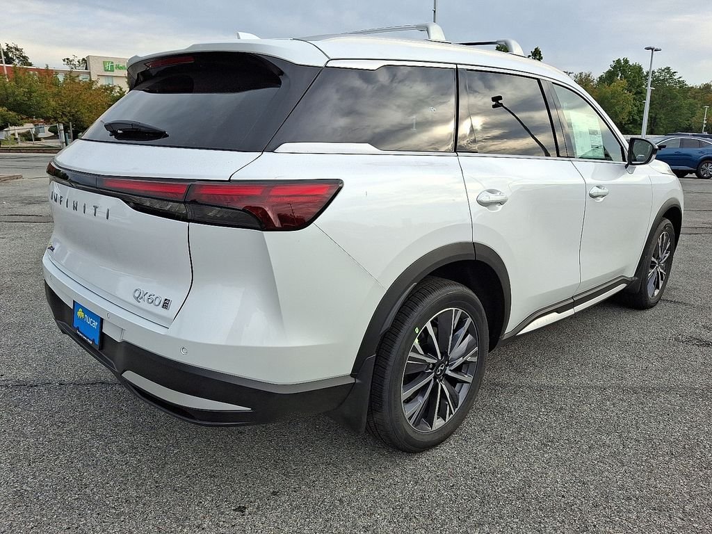 Used 2026 White INFINITI LUXE image 4