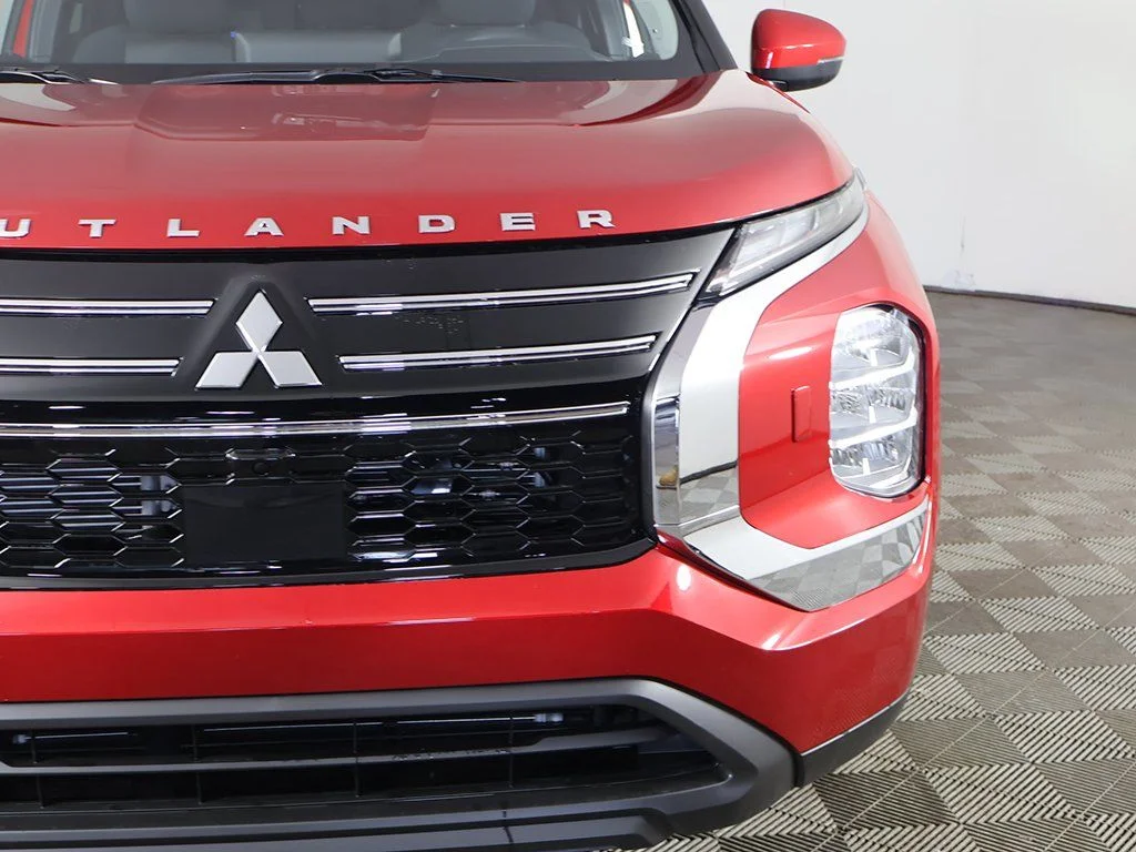 New 2026 Red Mitsubishi ES image 14