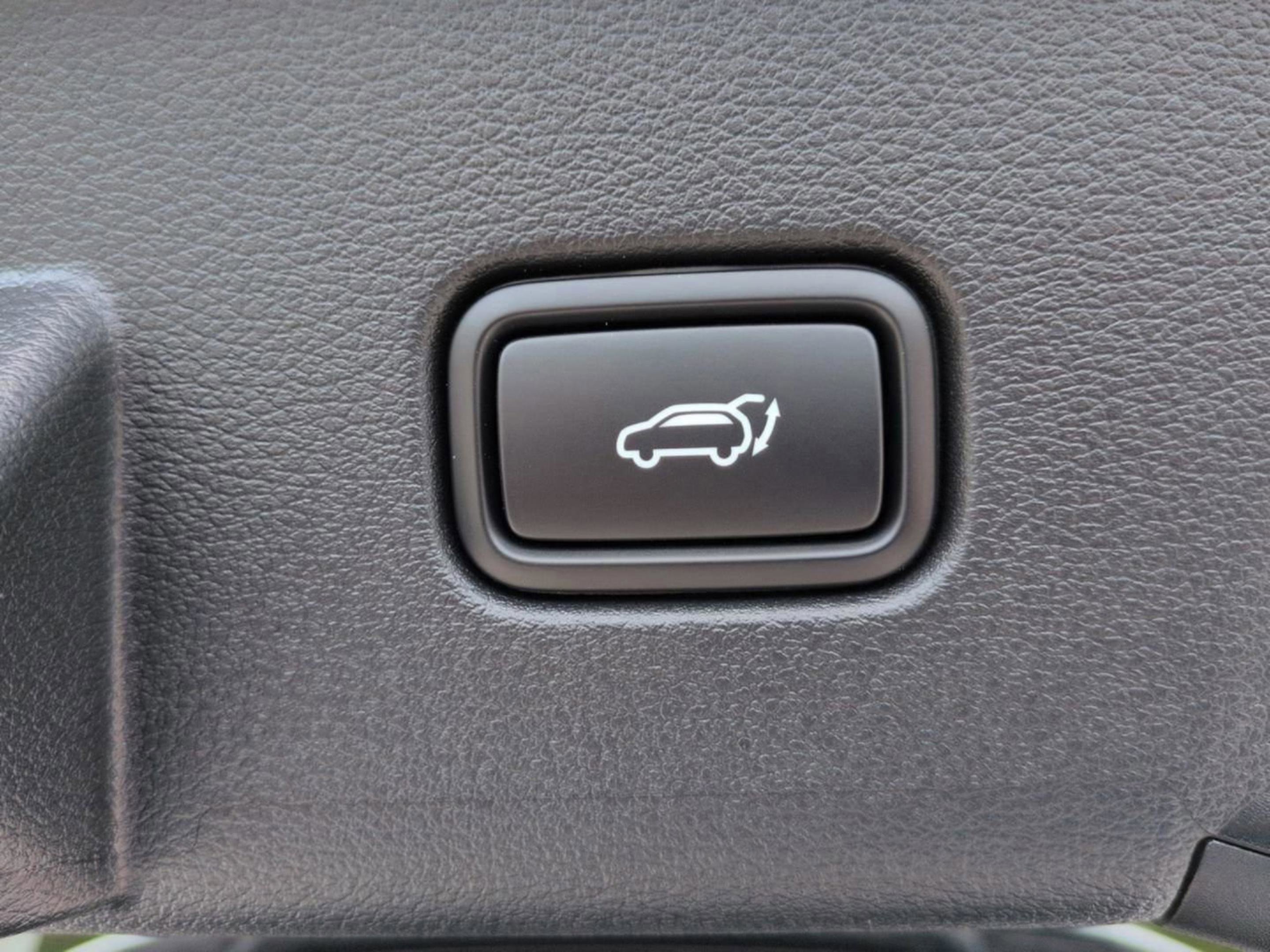 New 2026 Shadow Matte Gray Kia X-Line image 17