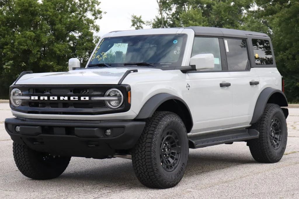 New 2026 Avalanche Gray Ford Outer Banks® image 5
