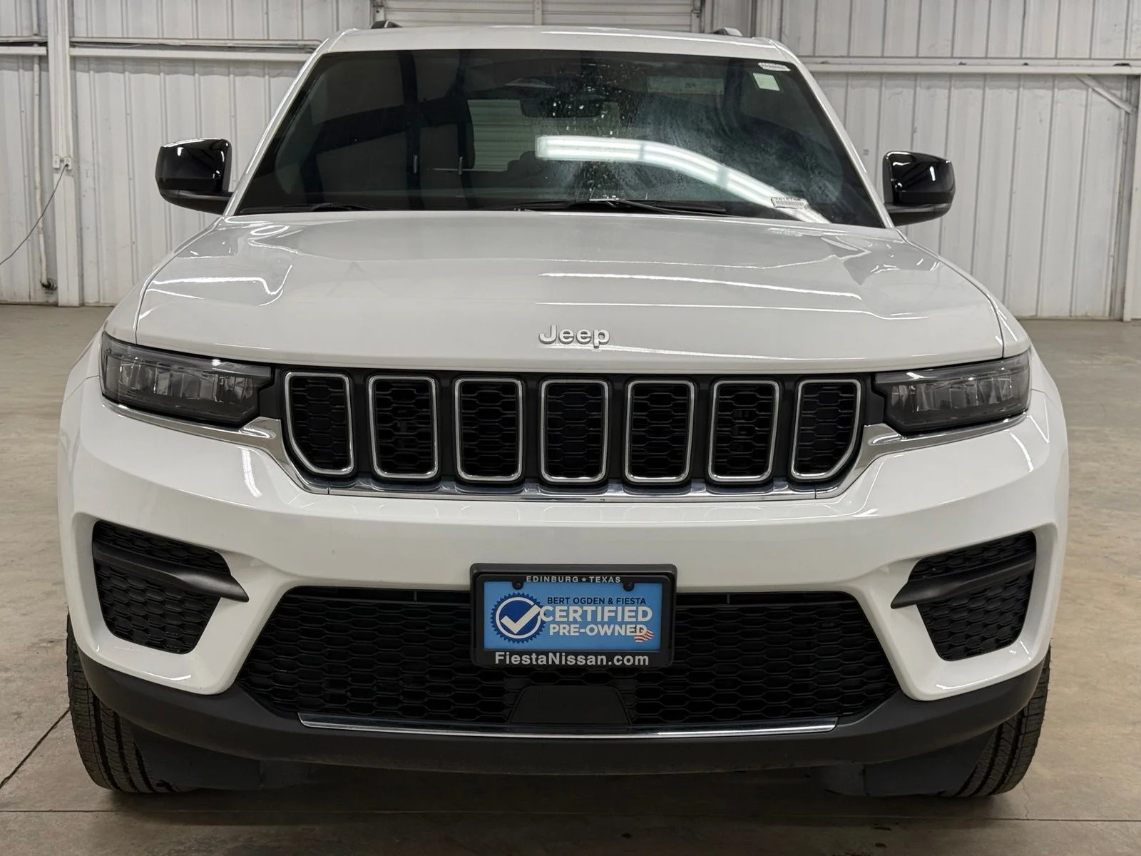 Used 2025 White Jeep Laredo image 4