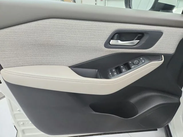 Used 2023 White Nissan SV image 30