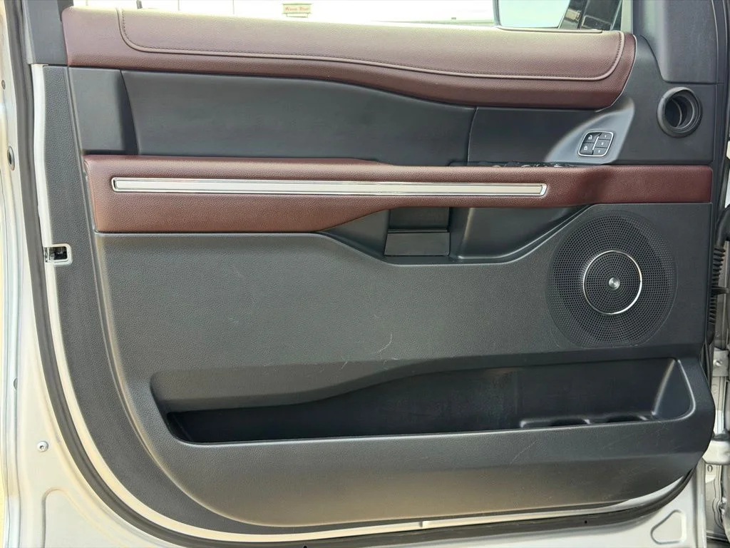 Used 2024 Silver Ford Limited image 25