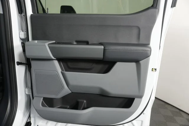 New 2026 Oxford White Ford F-350® XLT image 30
