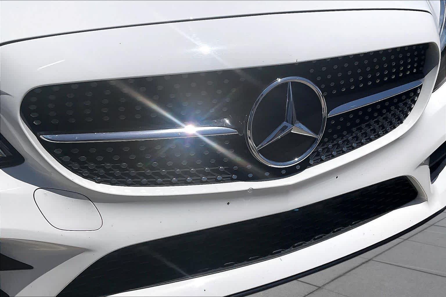 Used 2019 Polar White Mercedes-Benz C 300 image 27
