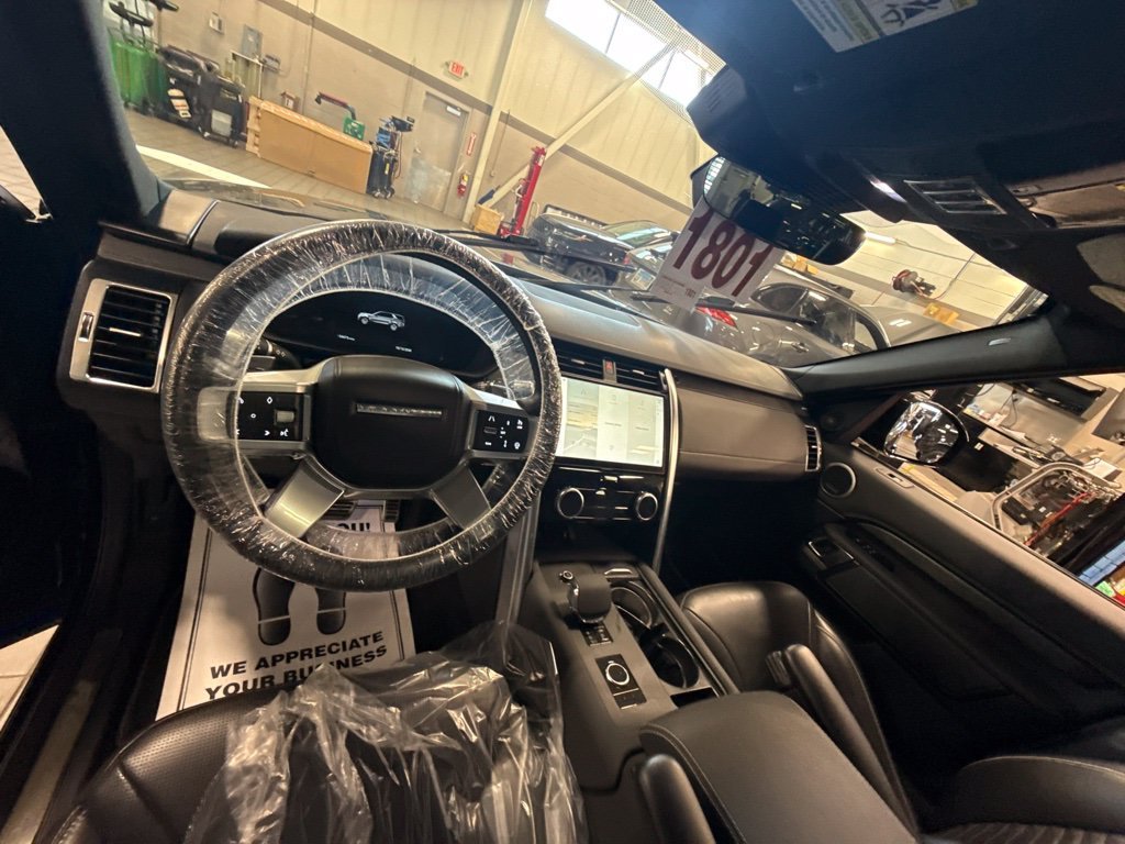 Used 2022 Black Land Rover HSE R-Dynamic image 14