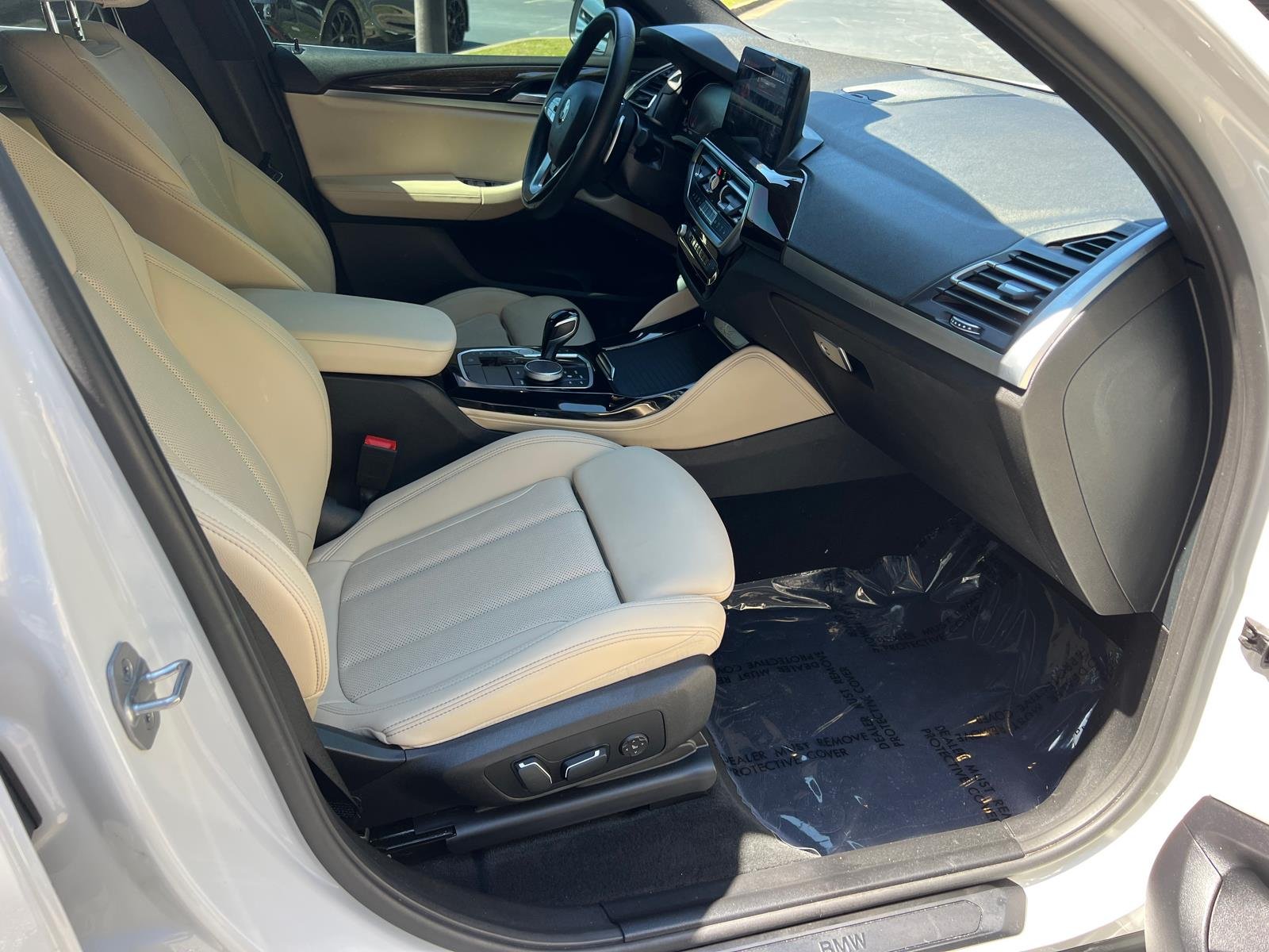 Used 2025 Mineral White Metallic BMW xDrive30i image 13