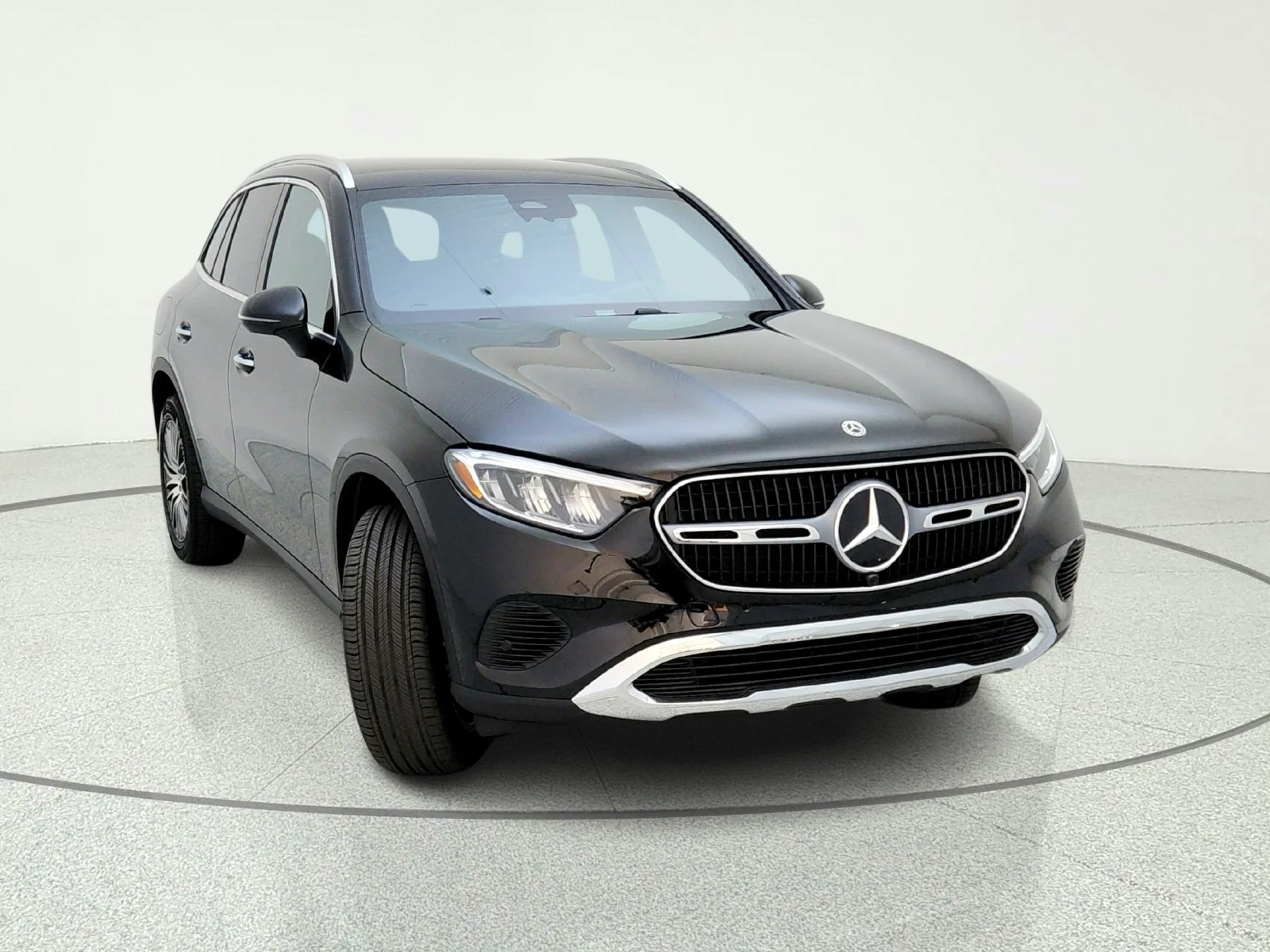 Certified Used 2025 Black Mercedes-Benz GLC 300 image 4