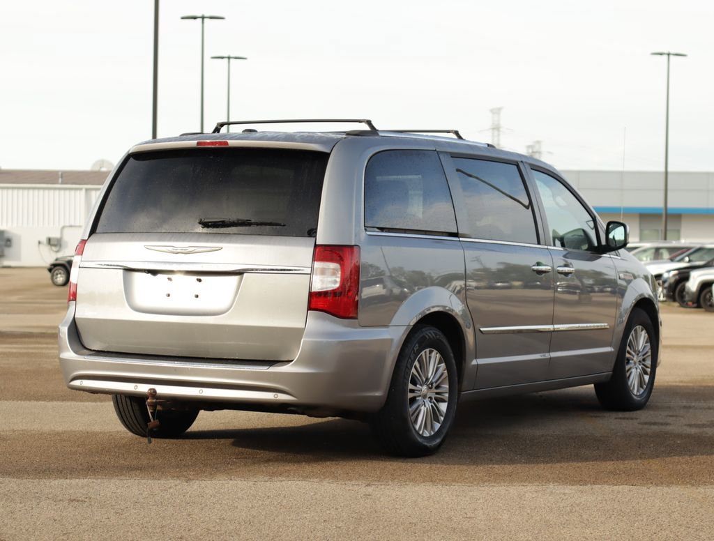 Used 2014 Silver Chrysler Touring-L 30th Anniversary image 7