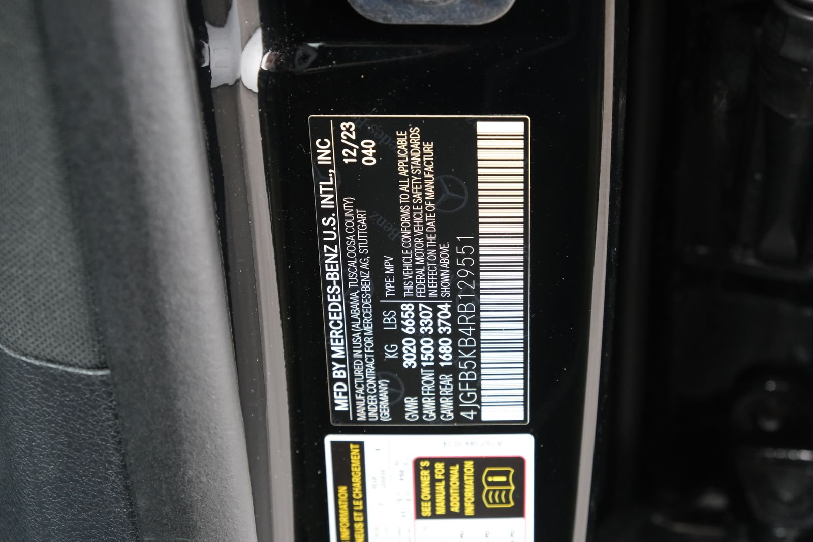 Used 2024 Obsidian Black Metallic Mercedes-Benz GLE 450 image 33