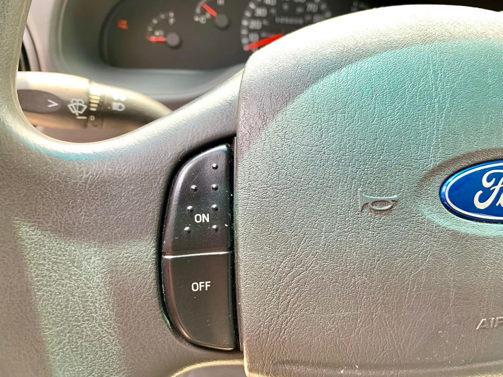 Used 2003 White Ford  image 38