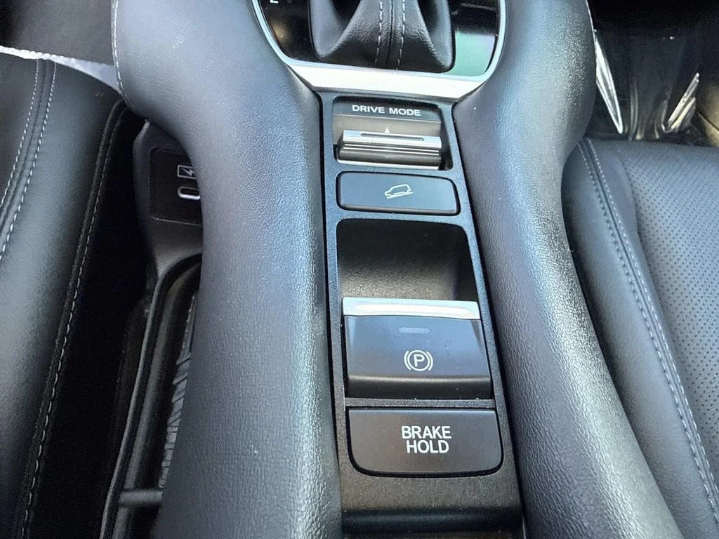 Used 2025  Honda EX-L image 33