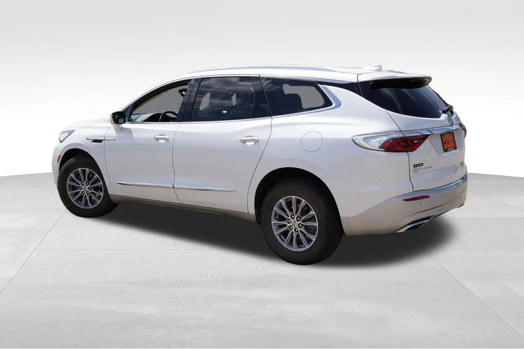 Used 2024 White Frost Tricoat Buick Essence image 8