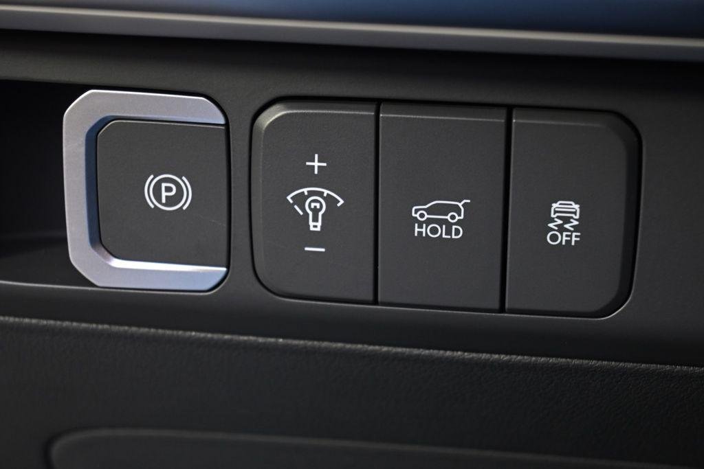 New 2026 Phantom Black Hyundai SE image 25
