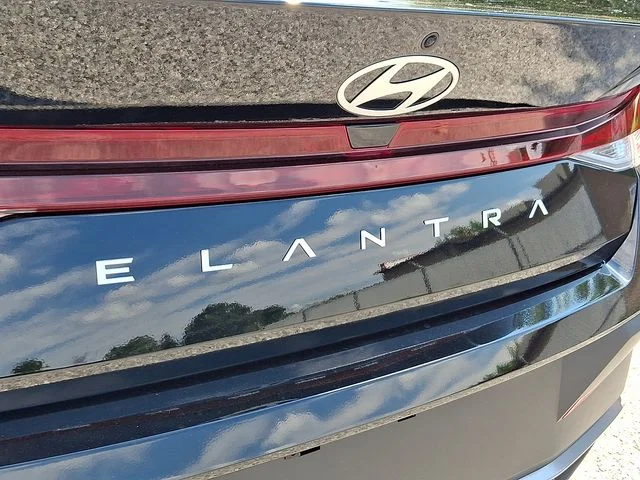 New 2026 Black Hyundai SE image 17