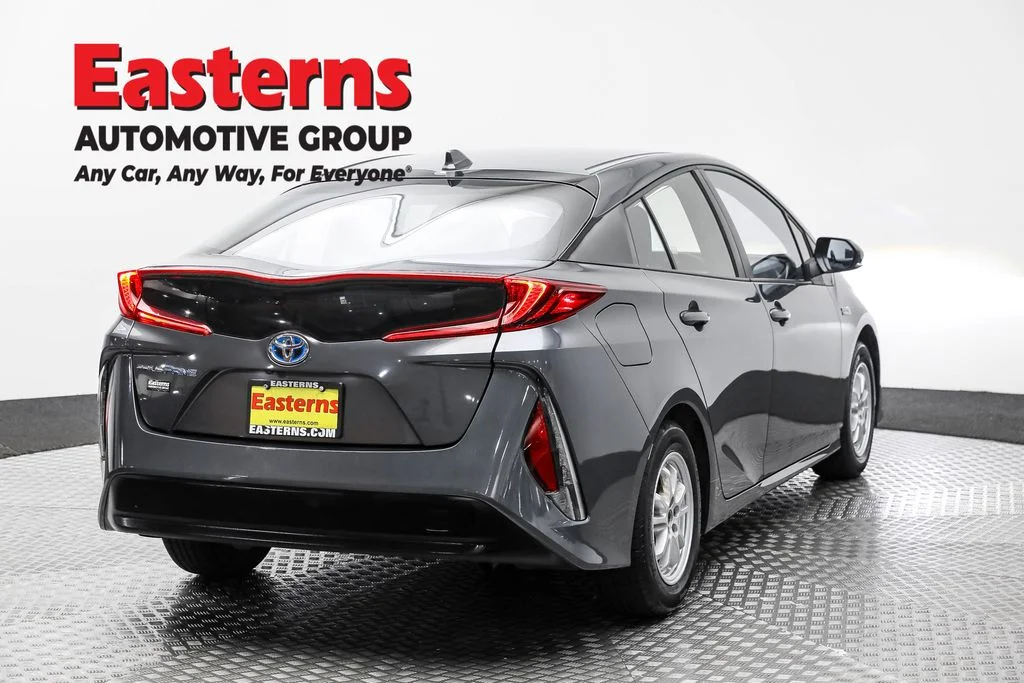 Used 2021 Gray Toyota LE image 5