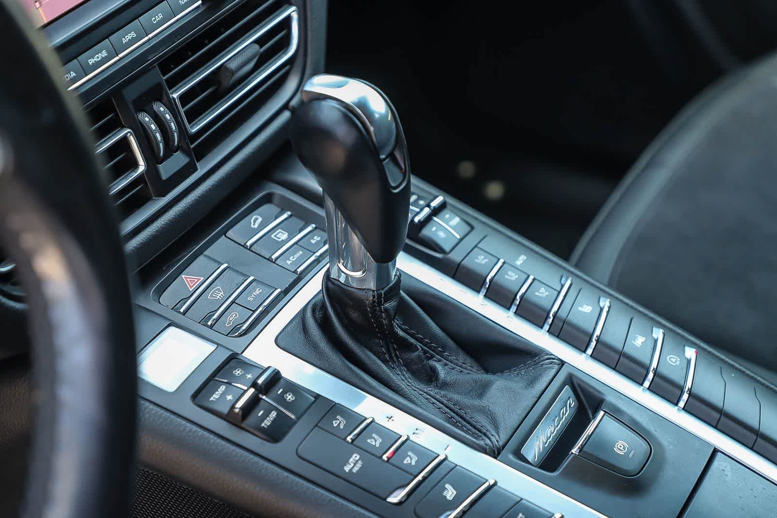 Used 2020 Silver Porsche  image 25