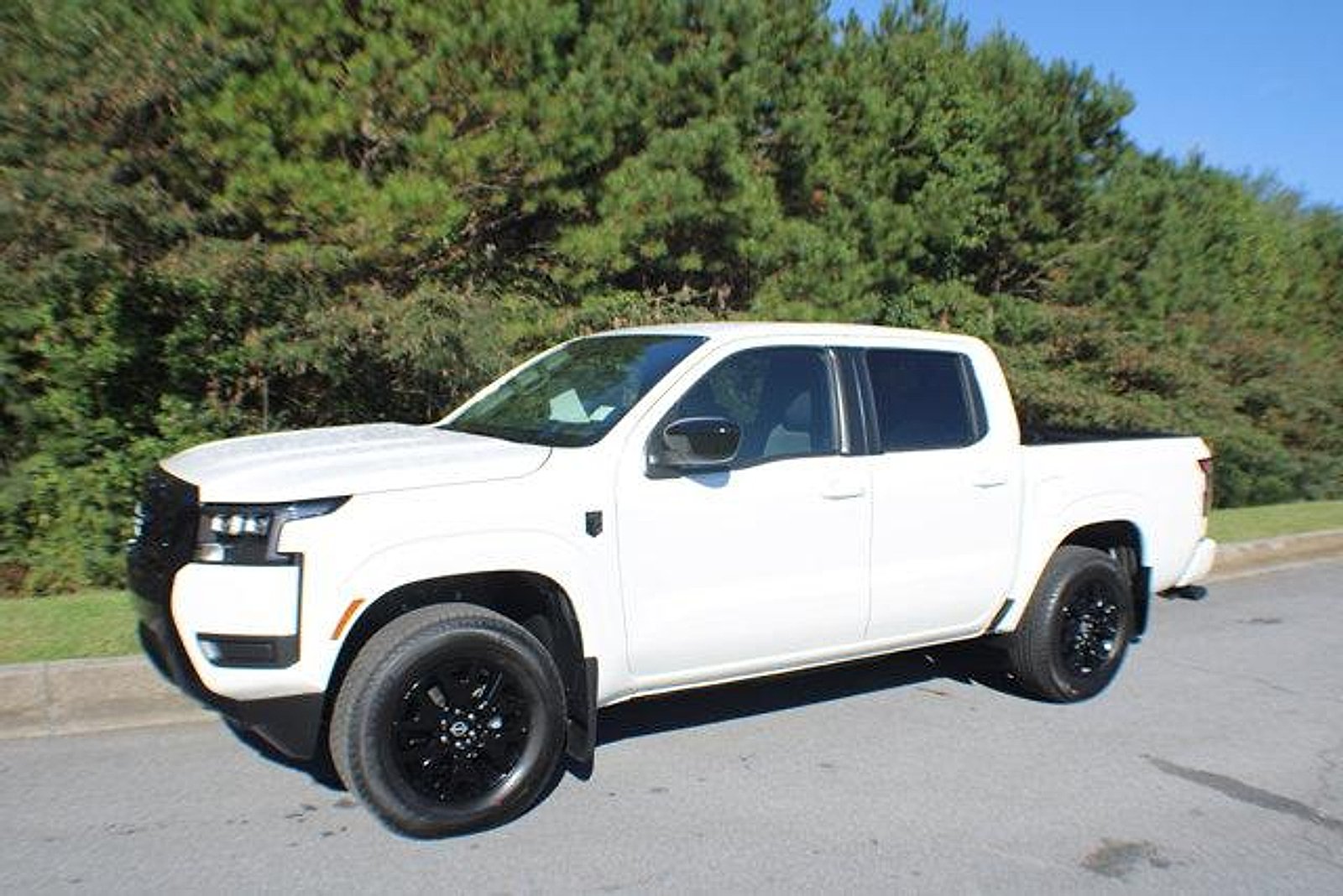 2026 Nissan Frontier SV - Photo 4