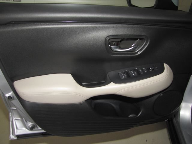 Certified Used 2025 Lunar Silver Metallic Honda LX image 38