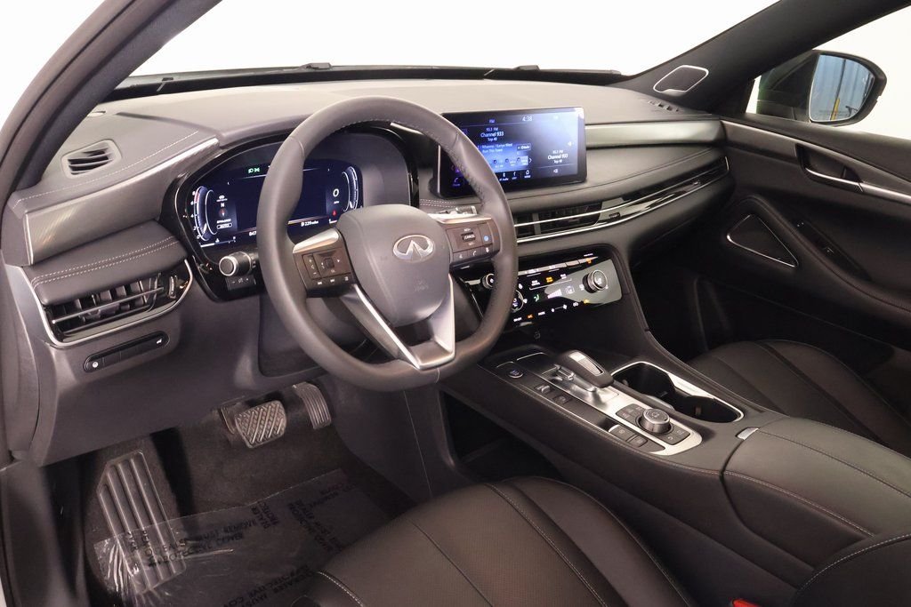 Used 2025 Majestic INFINITI LUXE image 7
